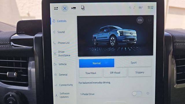 2025 Ford F-150 Lightning Flash