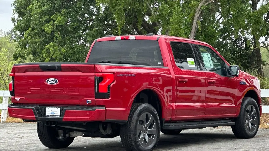 2025 Ford F-150 Lightning Flash