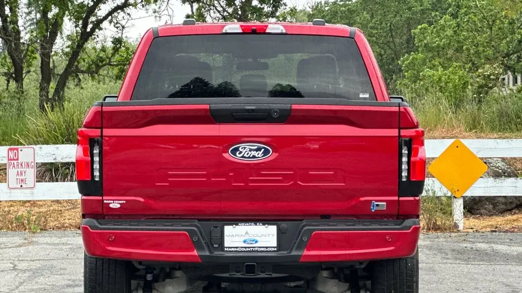 2025 Ford F-150 Lightning Flash