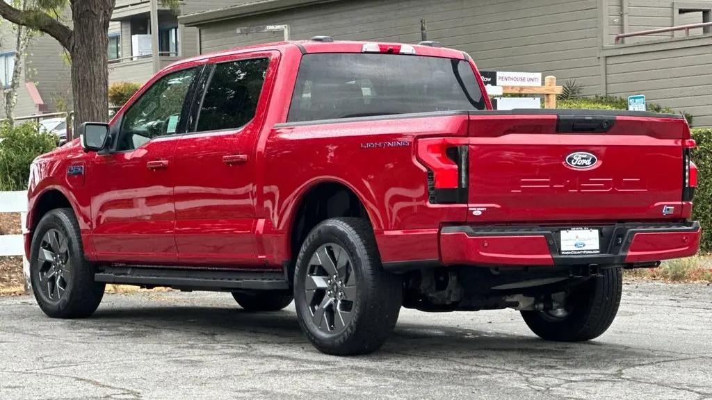 2025 Ford F-150 Lightning Flash