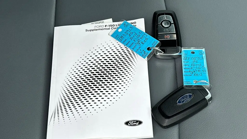 2025 Ford F-150 Lightning Flash
