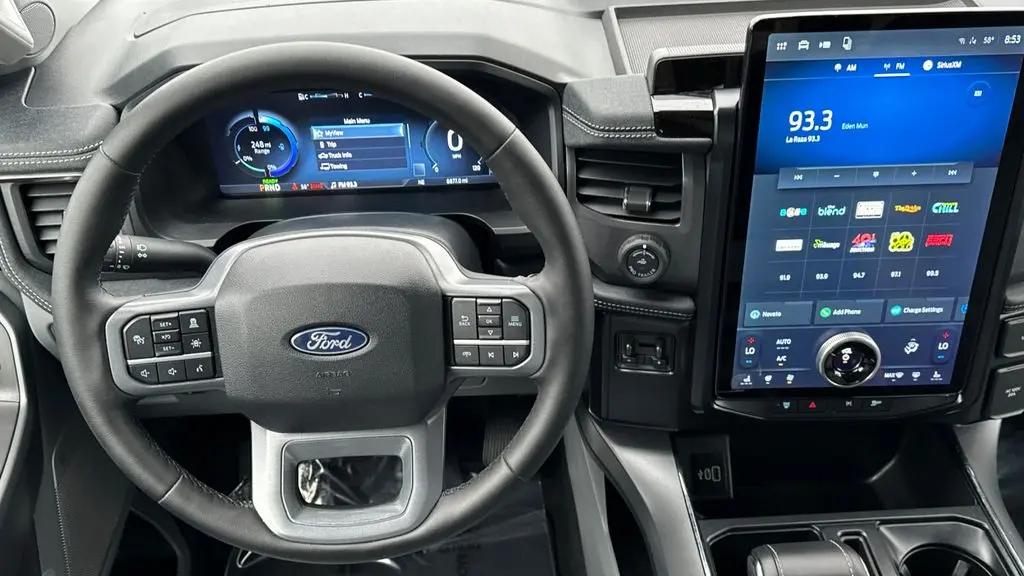 2025 Ford F-150 Lightning Flash