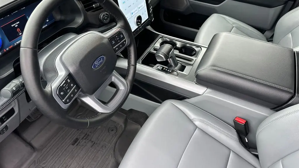 2025 Ford F-150 Lightning Flash