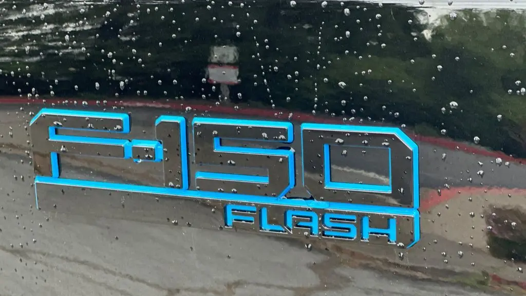2025 Ford F-150 Lightning Flash