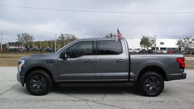 2025 Ford F-150 Lightning Flash