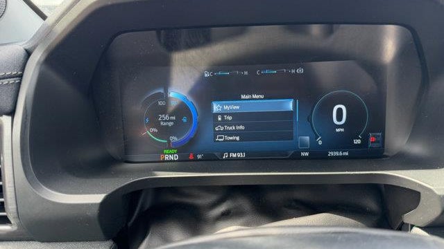 2025 Ford F-150 Lightning Flash