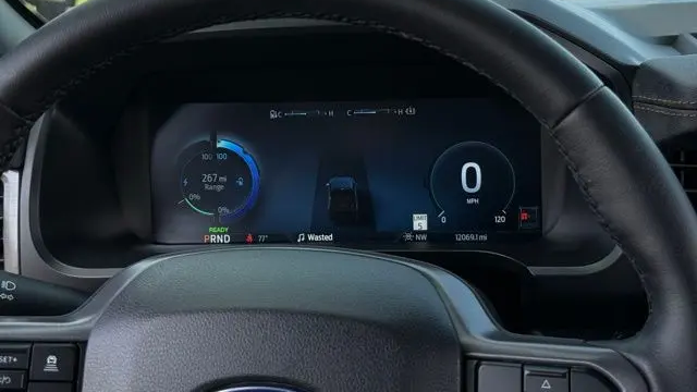 2025 Ford F-150 Lightning Lariat