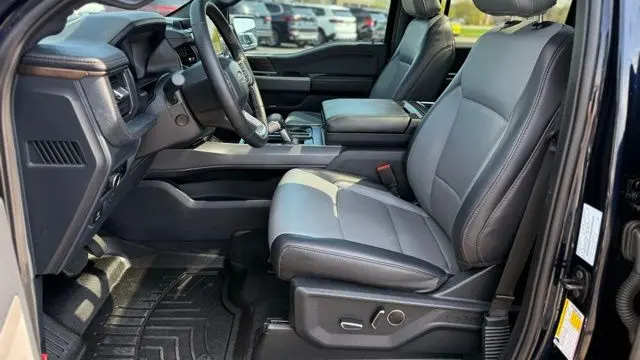 2025 Ford F-150 Lightning Lariat