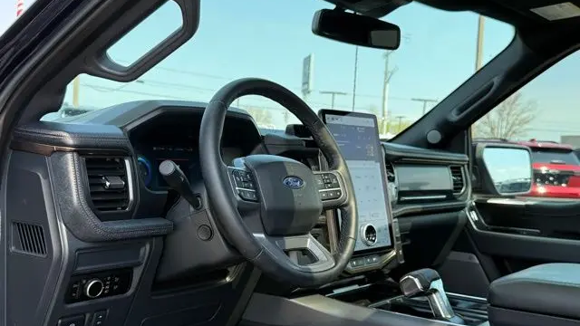 2025 Ford F-150 Lightning Lariat