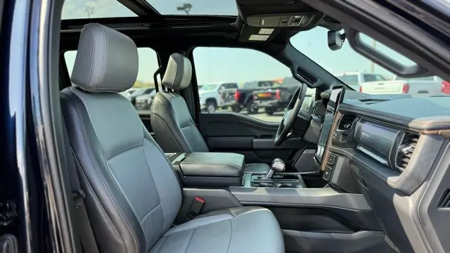 2025 Ford F-150 Lightning Lariat