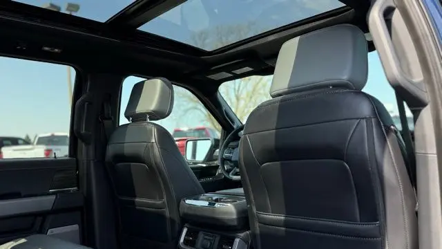 2025 Ford F-150 Lightning Lariat