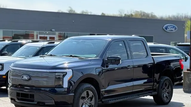 2025 Ford F-150 Lightning Lariat