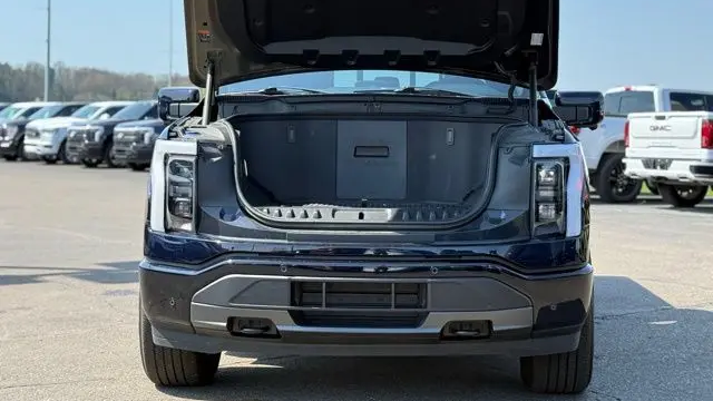 2025 Ford F-150 Lightning Lariat