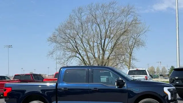 2025 Ford F-150 Lightning Lariat
