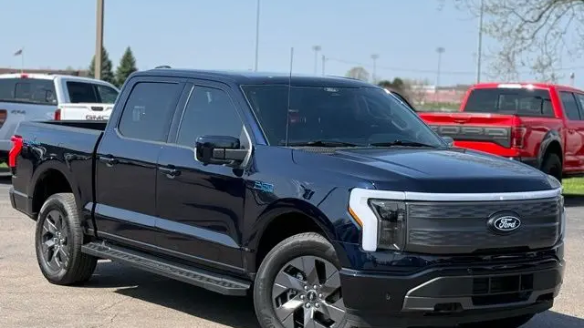 2025 Ford F-150 Lightning Lariat