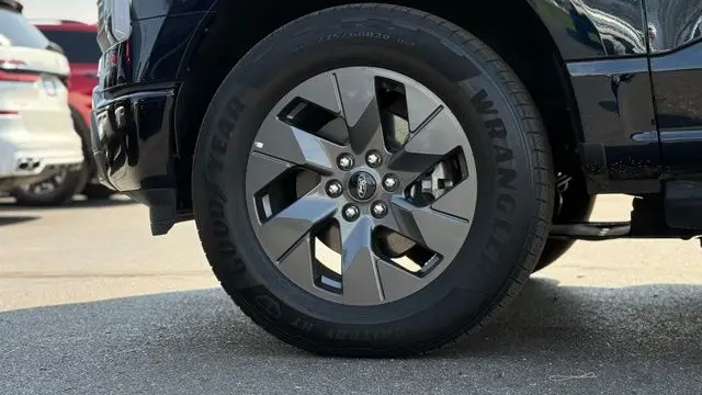 2025 Ford F-150 Lightning Lariat