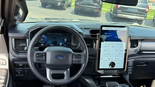 2025 Ford F-150 Lightning Lariat