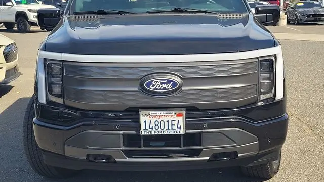 2024 Ford F-150 Lightning Lariat