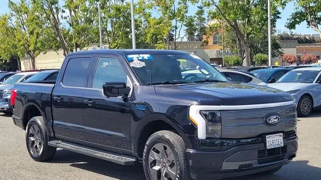 2024 Ford F-150 Lightning Lariat