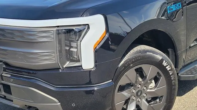 2024 Ford F-150 Lightning Lariat
