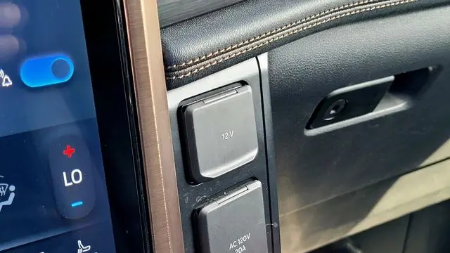 2024 Ford F-150 Lightning Lariat