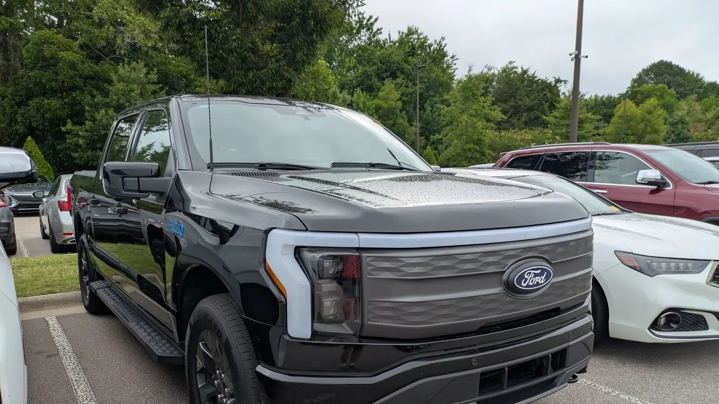 Preowned 2025 Ford F-150 Lightning Lariat for Sale