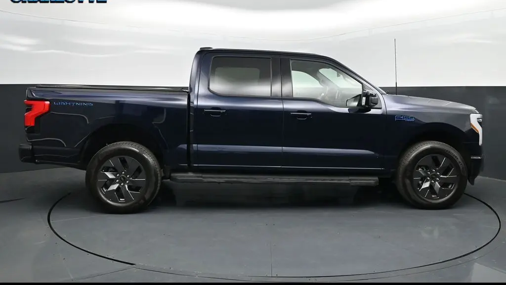2025 Ford F-150 Lightning Lariat