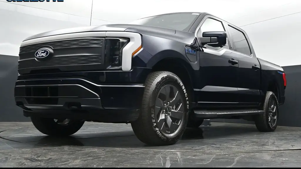 2025 Ford F-150 Lightning Lariat
