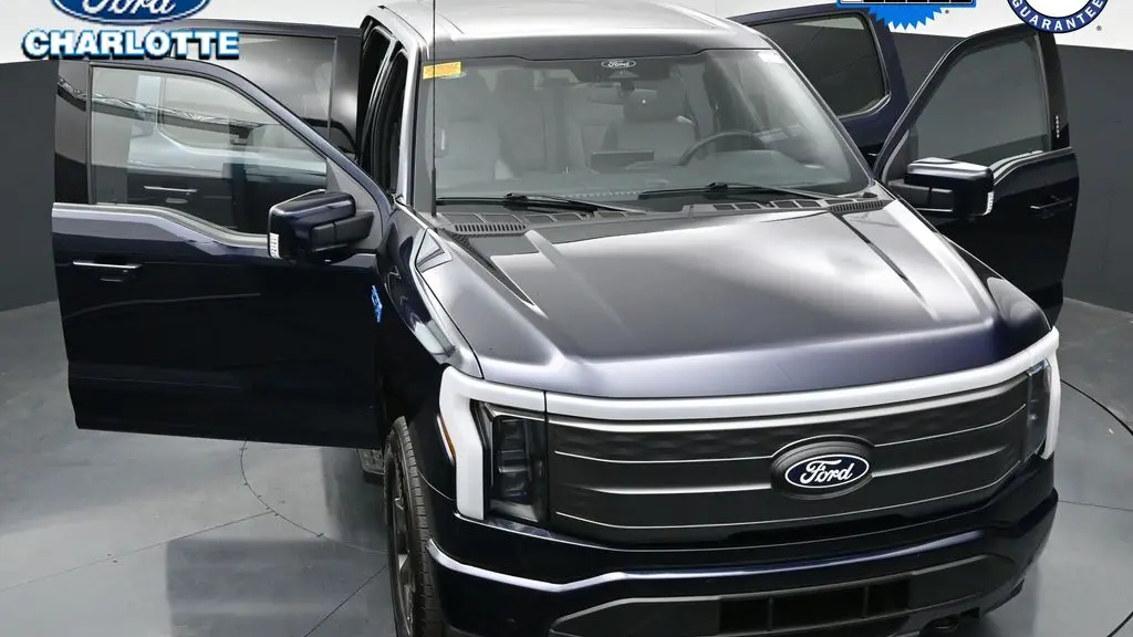 2025 Ford F-150 Lightning Lariat