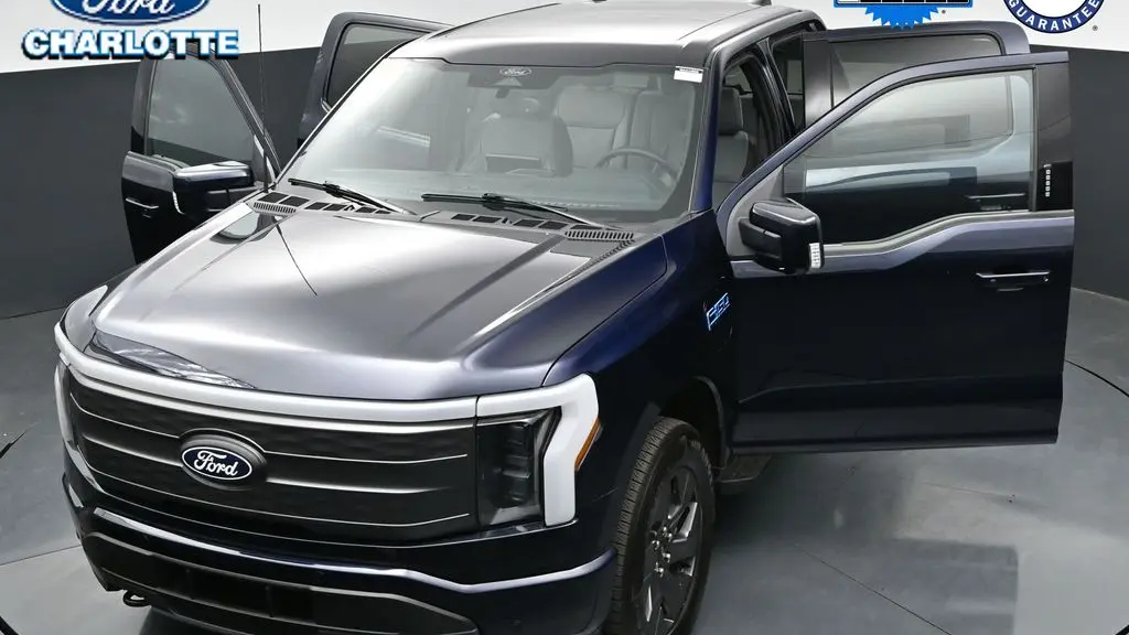 2025 Ford F-150 Lightning Lariat