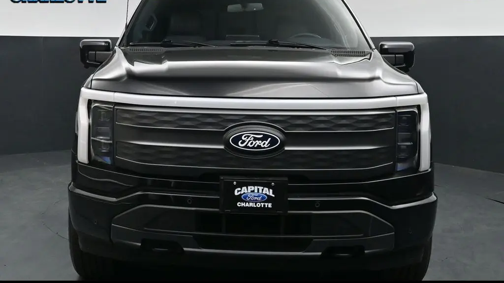 2025 Ford F-150 Lightning Lariat