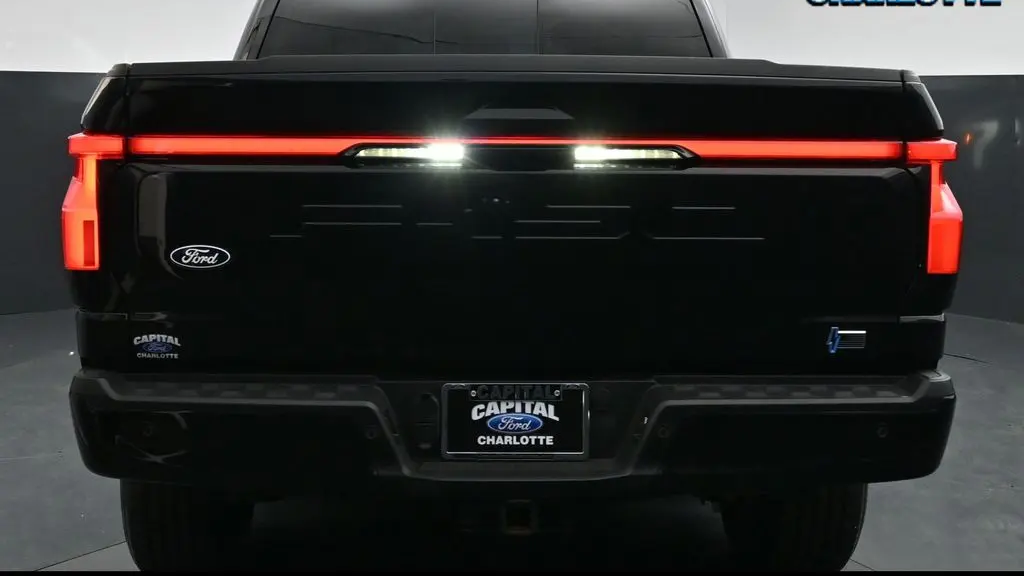 2025 Ford F-150 Lightning Lariat