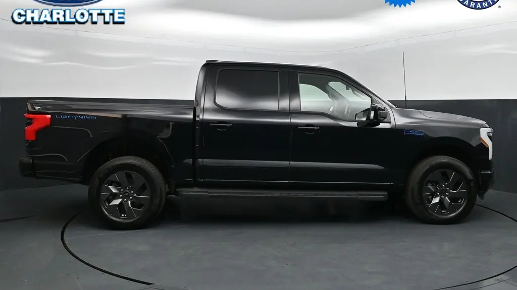 2025 Ford F-150 Lightning Lariat