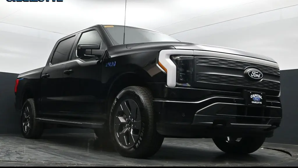 2025 Ford F-150 Lightning Lariat