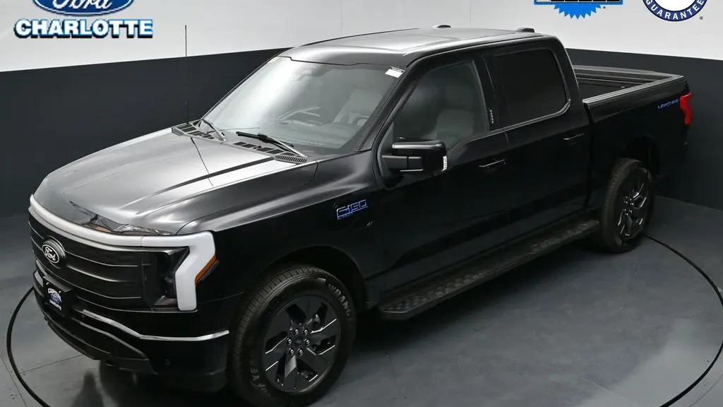 2025 Ford F-150 Lightning Lariat