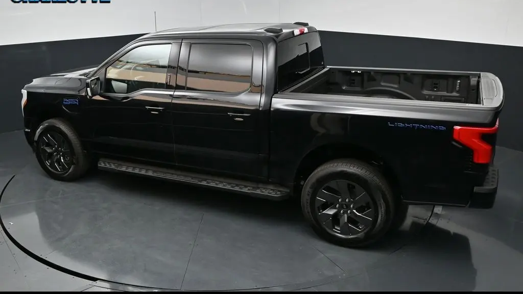 2025 Ford F-150 Lightning Lariat