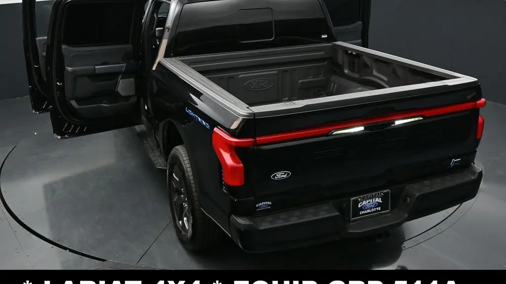 2025 Ford F-150 Lightning Lariat
