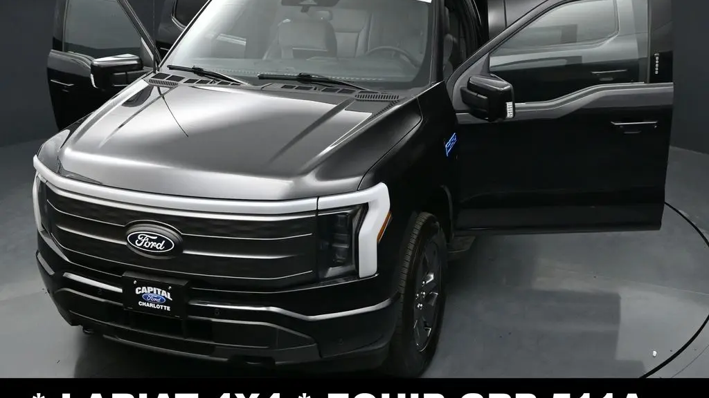 2025 Ford F-150 Lightning Lariat
