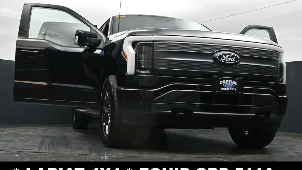 2025 Ford F-150 Lightning Lariat