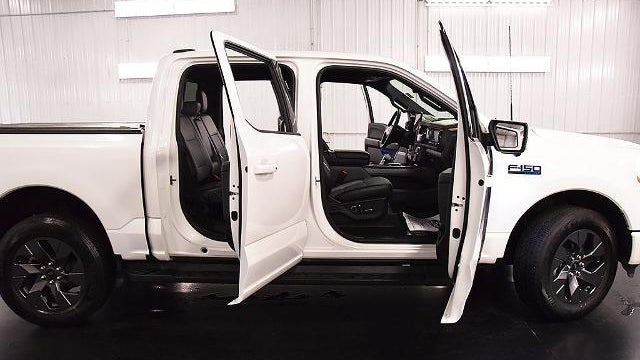 2025 Ford F-150 Lightning Lariat
