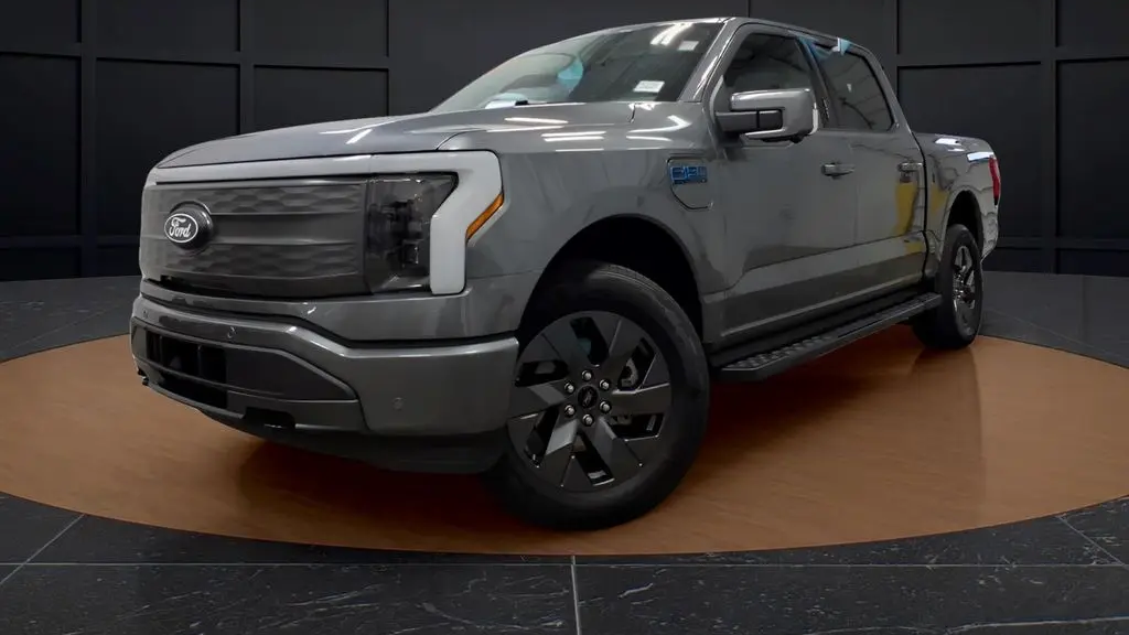 2025 Ford F-150 Lightning Lariat