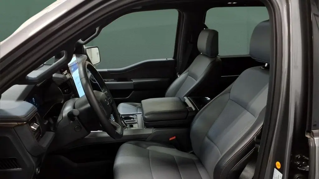 2025 Ford F-150 Lightning Lariat