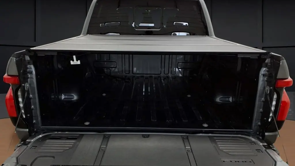 2025 Ford F-150 Lightning Lariat
