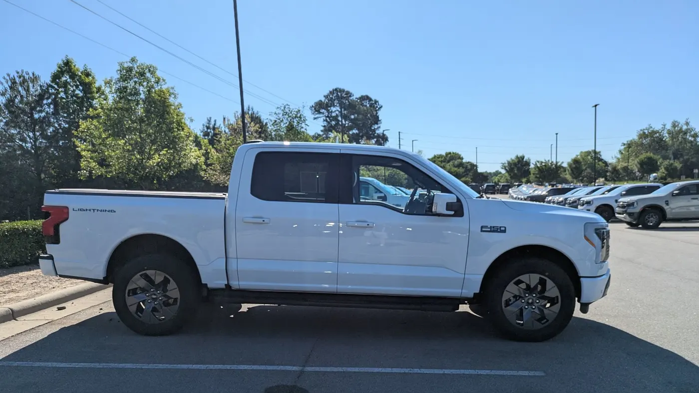 2025 Ford F-150 Lightning Lariat