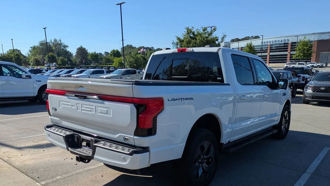 2025 Ford F-150 Lightning Lariat