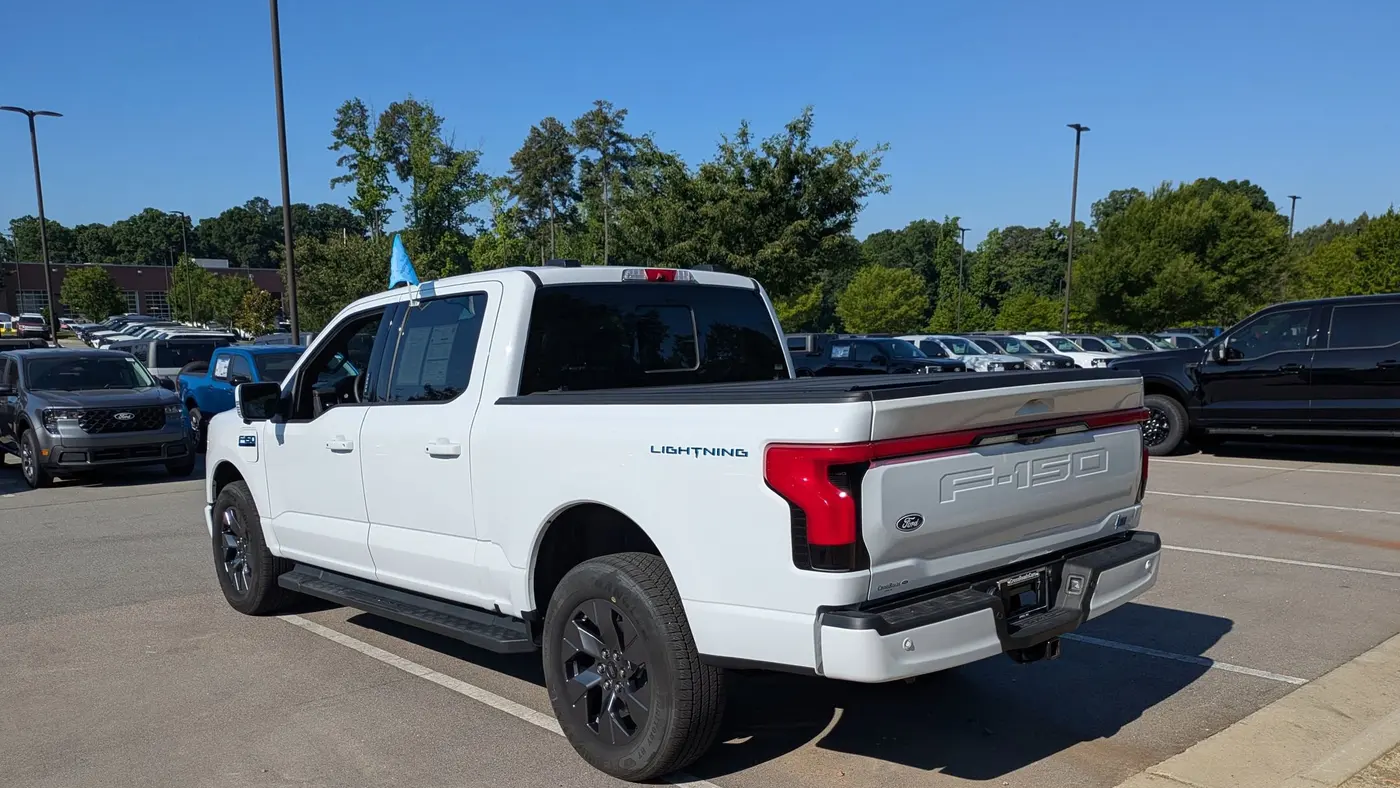 2025 Ford F-150 Lightning Lariat