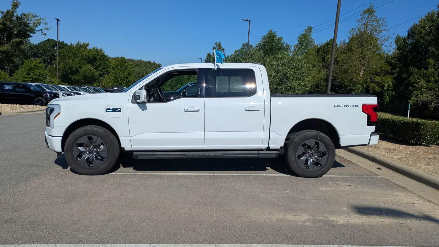 2025 Ford F-150 Lightning Lariat
