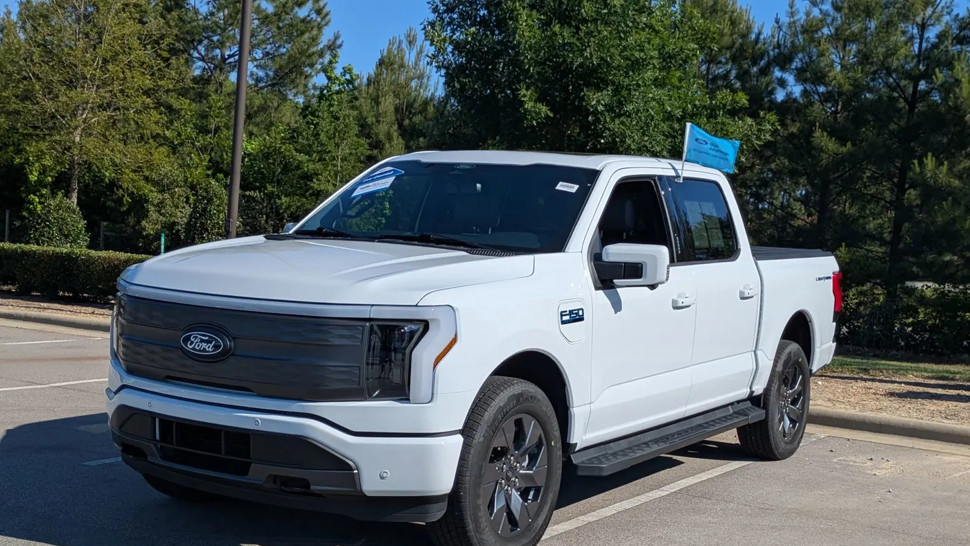 2025 Ford F-150 Lightning Lariat