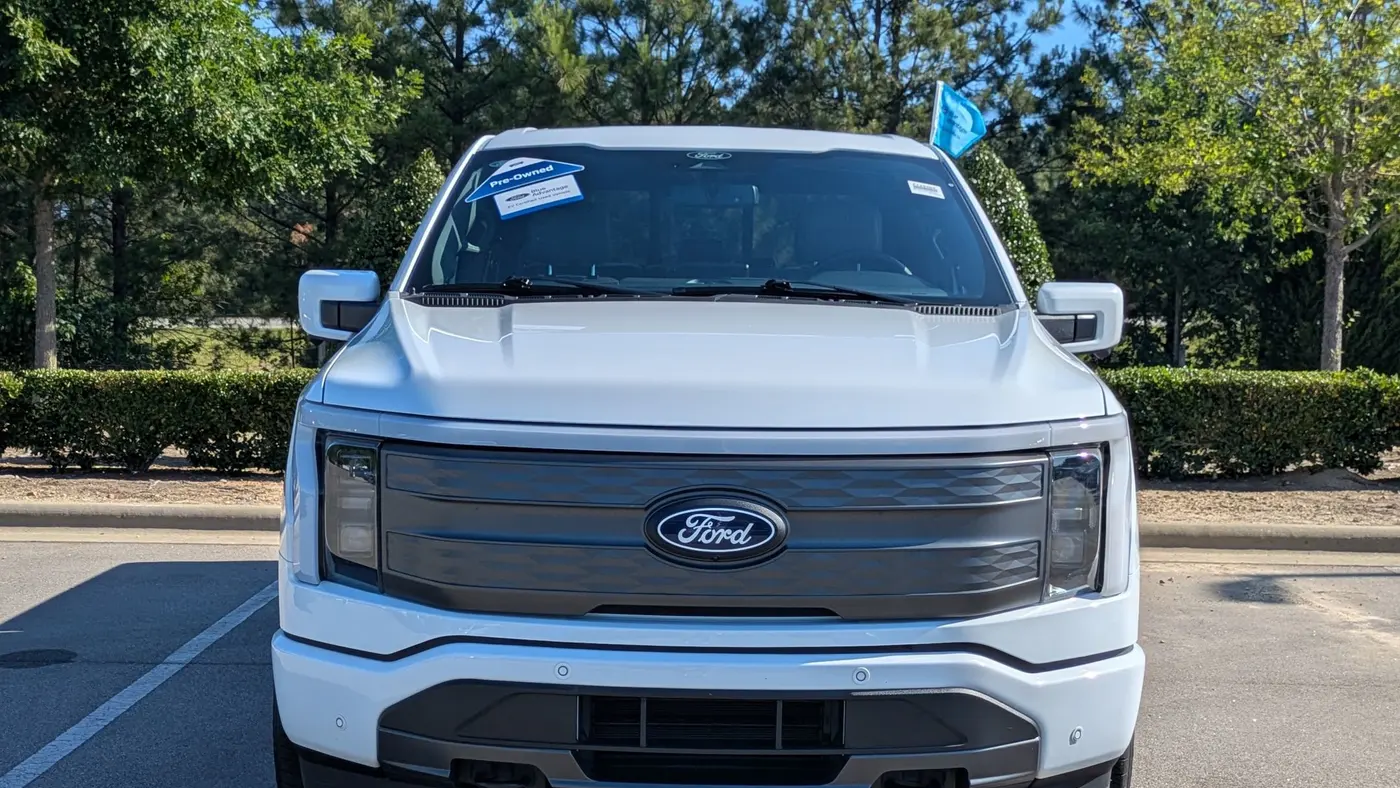 2025 Ford F-150 Lightning Lariat
