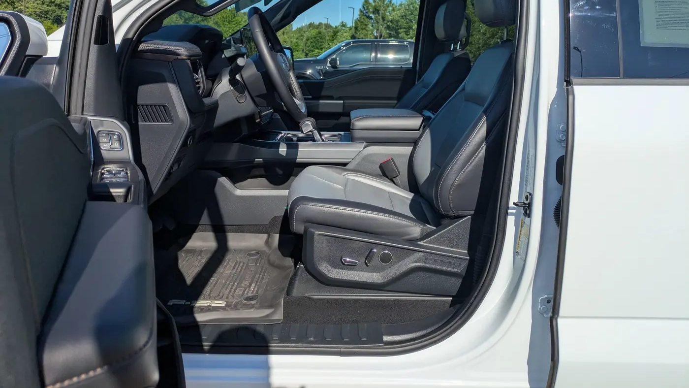 2025 Ford F-150 Lightning Lariat